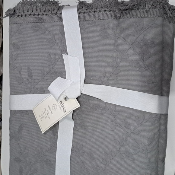 Southern Living Rosewood Matelasse Fringed Coverlet Mini Set - Picture 5 of 6